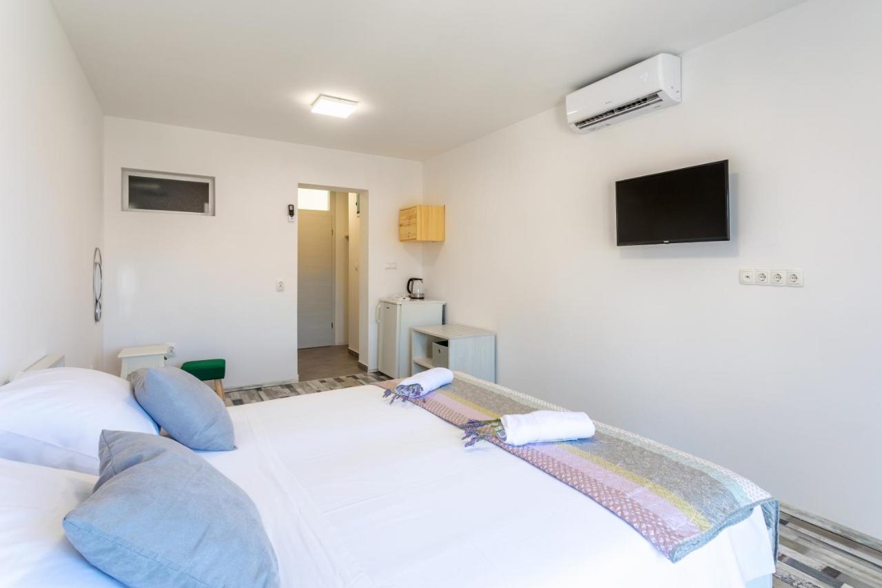 Apartments Luksa - Zf Hvar Hvar Town Extérieur photo